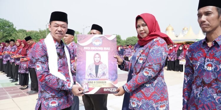 Bupati Rohil Pimpin Apel Akbar Perangkat Desa se-Kabupaten Rohil