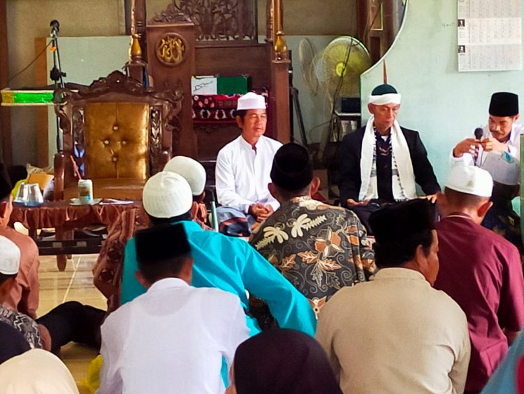 Dr. H. Ali Azhar, S. Sos., MH, Memberikan Tausiah tentang Hikmah Isra' Mi'raj Nabi Muhammad SAW 1445 H di Masjid Jami' Attaqwa, Dusun Kampung Baru