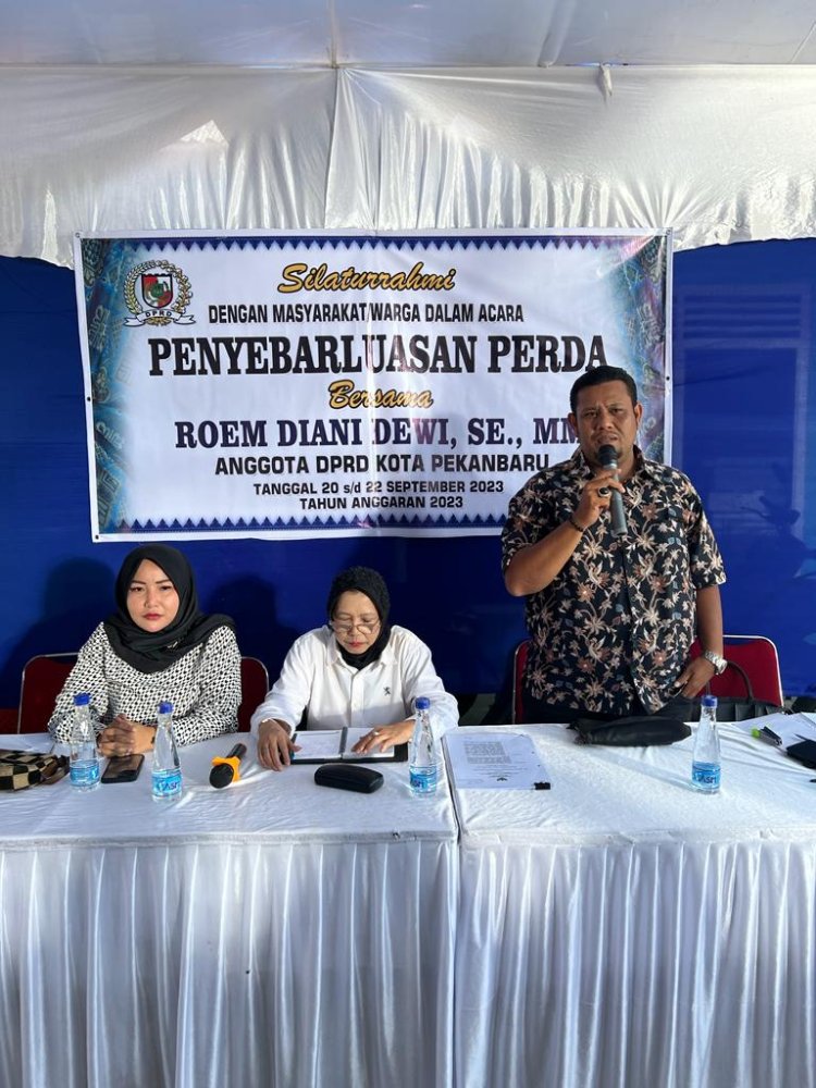 "Penyebarluasan Perda 14 Tahun 2018, Roem Diani Dewi Melakukan Sosialisasi dan Pertemuan (Sosper)"
