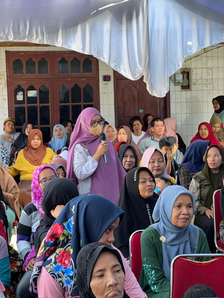 "Anggota DPRD Roem Diani Dewi Melaksanakan Penyebarluasan Peraturan Daerah Nomor 14 Tahun 2018"