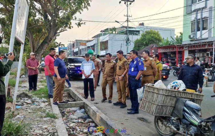 Perbaikan Jalan Rusak di Pekanbaru: Muflihun Menegaskan Tidak Semua Jalan Akan Diaspal Tahun Ini
