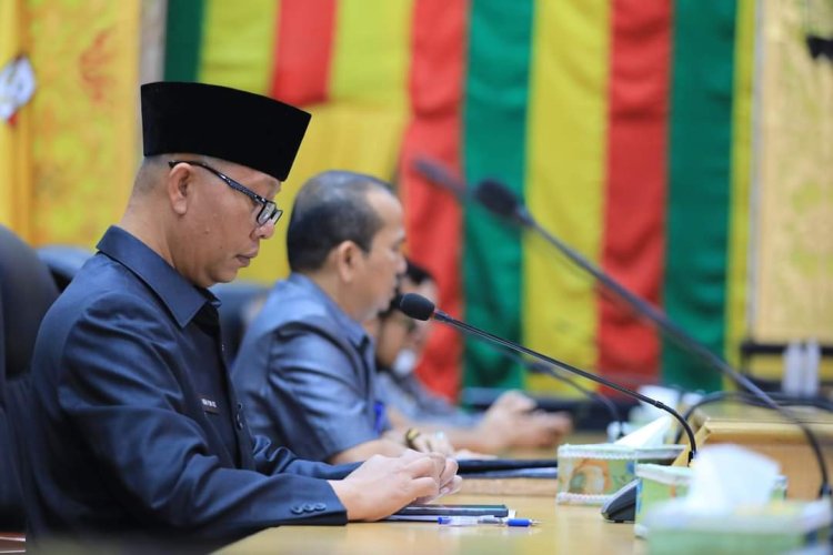 Sekda Kota Pekanbaru, Indra Pomi Nasution, Tanggapi Pandangan Umum Fraksi terkait LKPj Pemerintah Kota Tahun 2024