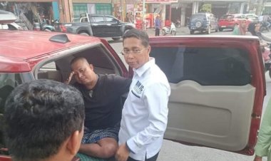 Video Viral Calon Wabup Rokan Hilir Bagi-Bagi Uang, Jhonny Charles: "Mereka Kehabisan Bahan"