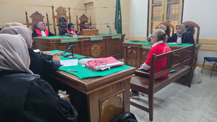 Sidang Dugaan Dosen Bunuh Suami, Terdakwa Ngotot Korban Tewas karena Lakalantas