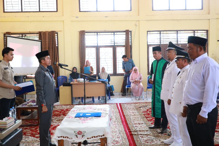 Fauzi Asni Tekankan Pelayanan Publik Saat Lantik Penghulu PAW