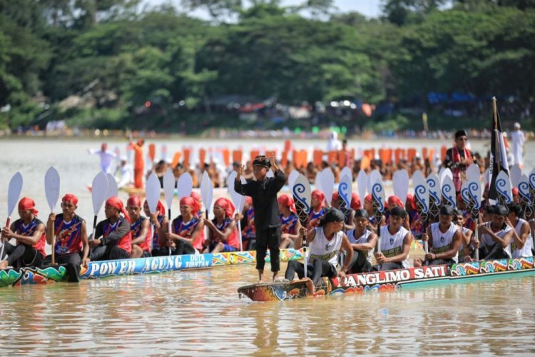 Makna Mendalam Pacu Jalur Kuansing, Warisan Budaya Riau