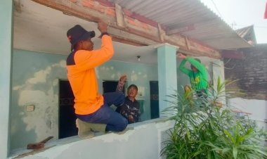 Satgas TMMD Kodim 0735/Surakarta Renovasi MCK Umum Karangasem