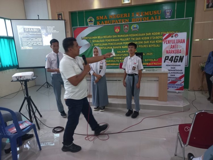 TMMD Boyolali Edukasi Pelajar soal Bahaya Narkoba dan Pernikahan Dini