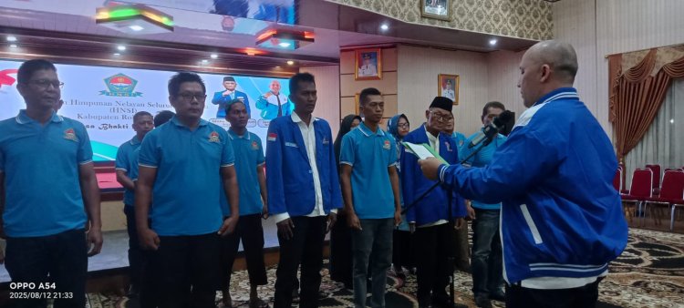 Pelantikan DPC HNSI Rohil, Junaidi Dorong Persatuan dan Laut Lestari
