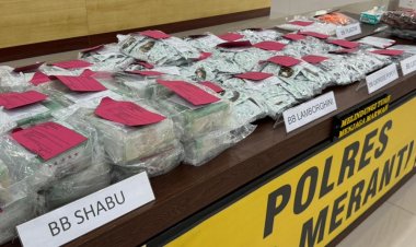 Polda Riau Gagalkan 30 Kg Sabu dan Ribuan Liquid Vape Narkotika Asal Malaysia