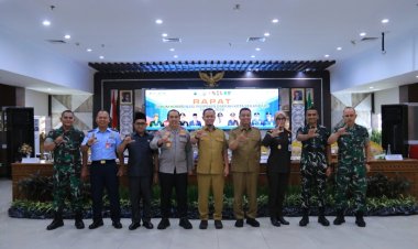 Rapat Forkopimda Pekanbaru Soroti Kabel Fiber Optik Semrawut dan Ancaman Cuaca Ekstrem