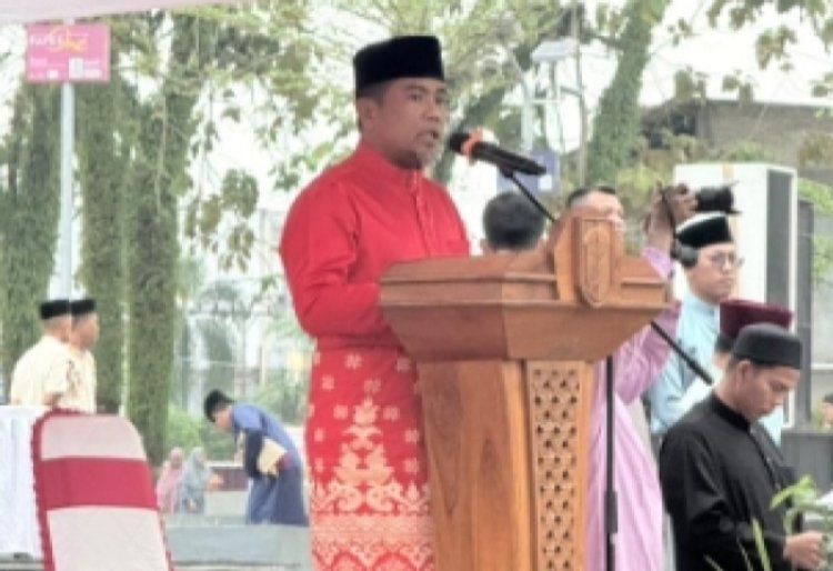Bupati Zukri dan Wabup Husni Sholat Idulfitri 1447 H Bersama Ribuan Warga Pelalawan