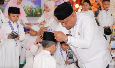 104 Siswa PAUD Islamic Center Madinatul Ulum Siak Khatam Al-Qur’an, Wabup Syamsurizal Sebut Unggul di Bidang Tahfiz