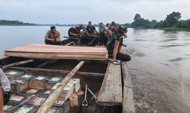 Tembus Arus Sungai Sejauh 15 Kilometer,Satgas TMMD Ke-129 Kodim 0313/KPR , Langsir Material ke Desa Pangkalan Terap