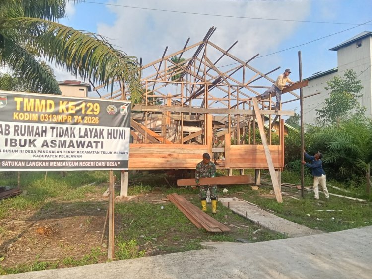 Harapan Ibu Asmawati: Bedah RTLH TMMD Ke-129 Kodim 0313/KPR Capai Progres 35 Persen