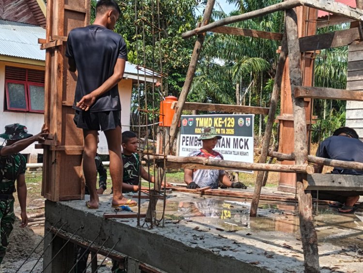 Kades Pangkalan Terap Puji Langkah Cepat Satgas TMMD Ke-129 Hadirkan Sarana MCK Modern bagi Warga   